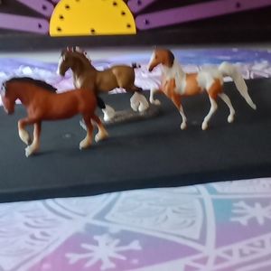 Small but not briar horses!